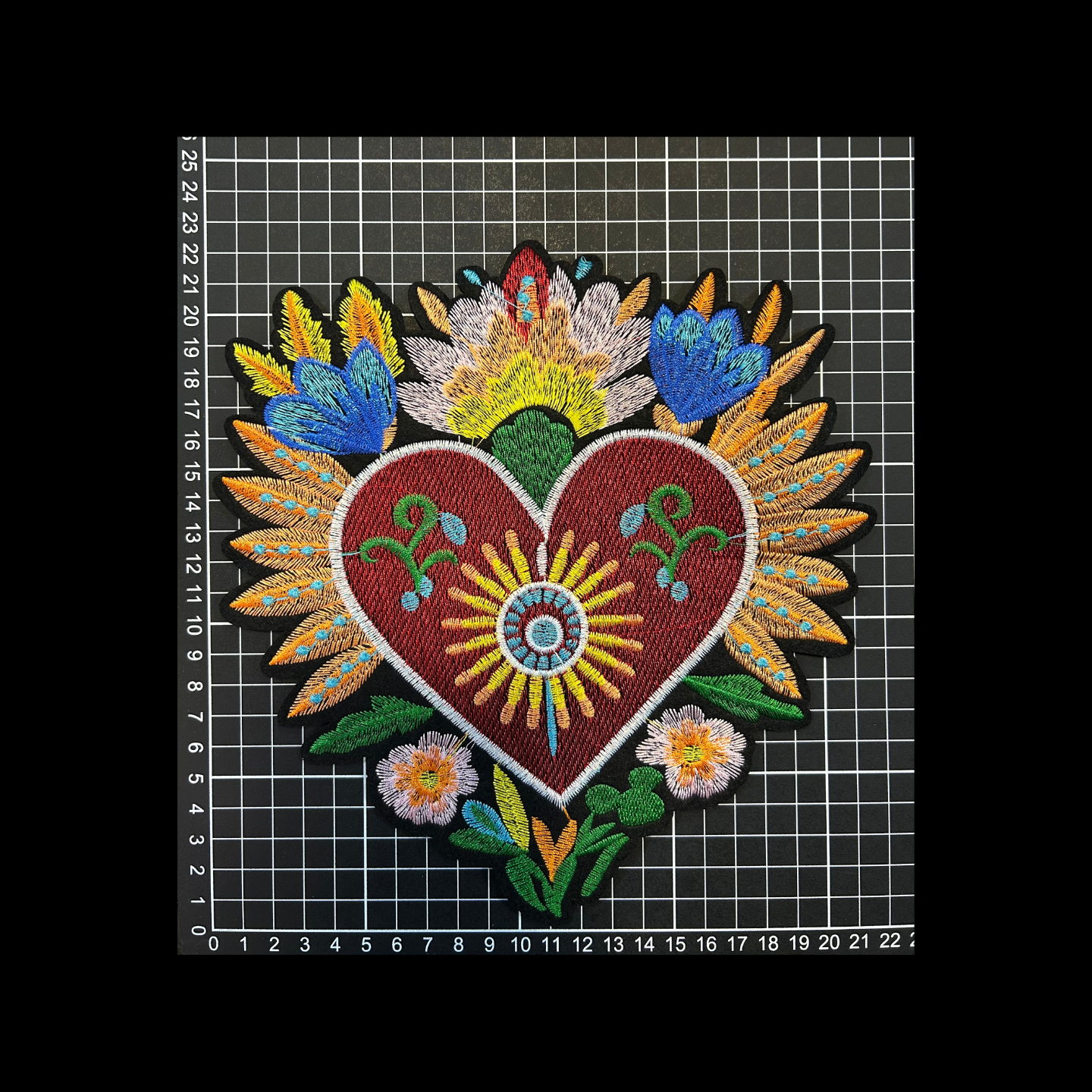 Parche Bordado Artesanal Termoadhesivo Corazón 1 PZ A60 Ariel