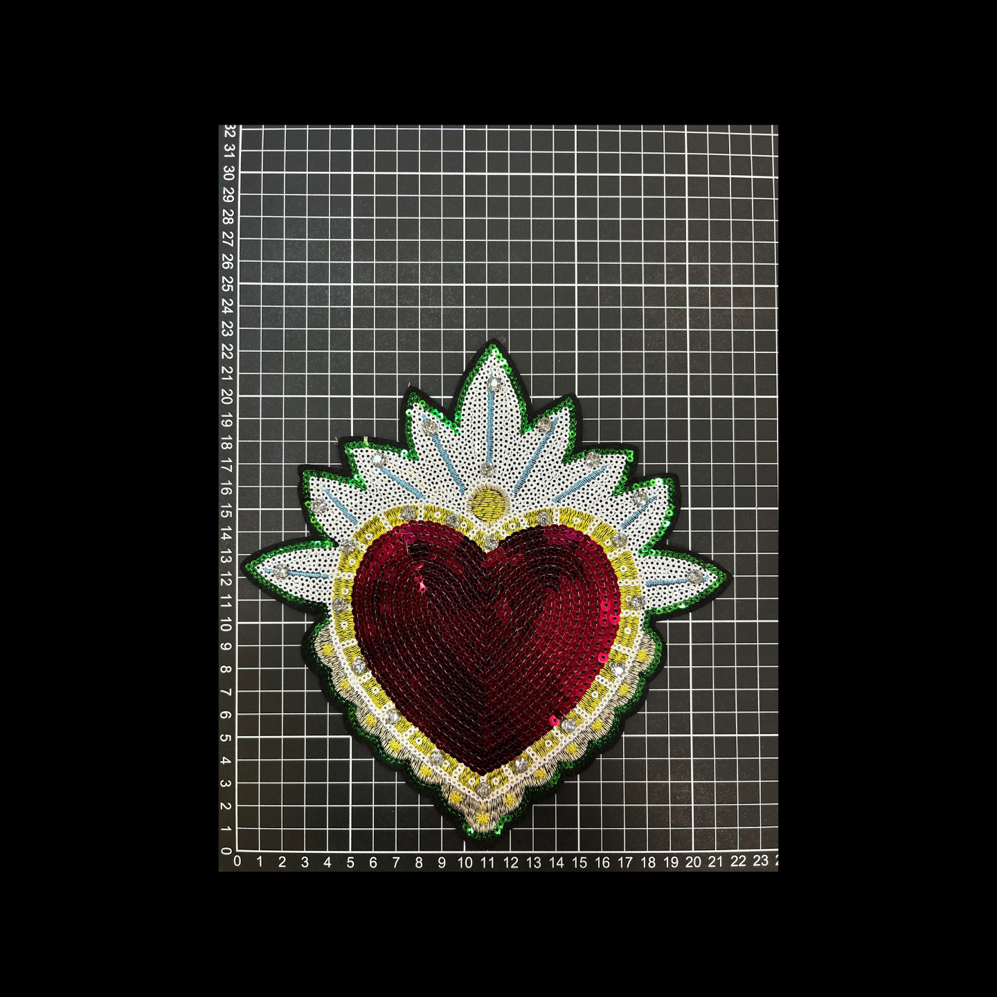 Parche Bordado Lentejuela Termoadhesivo Corazón con Piedra 1 PZ C30 Ariel