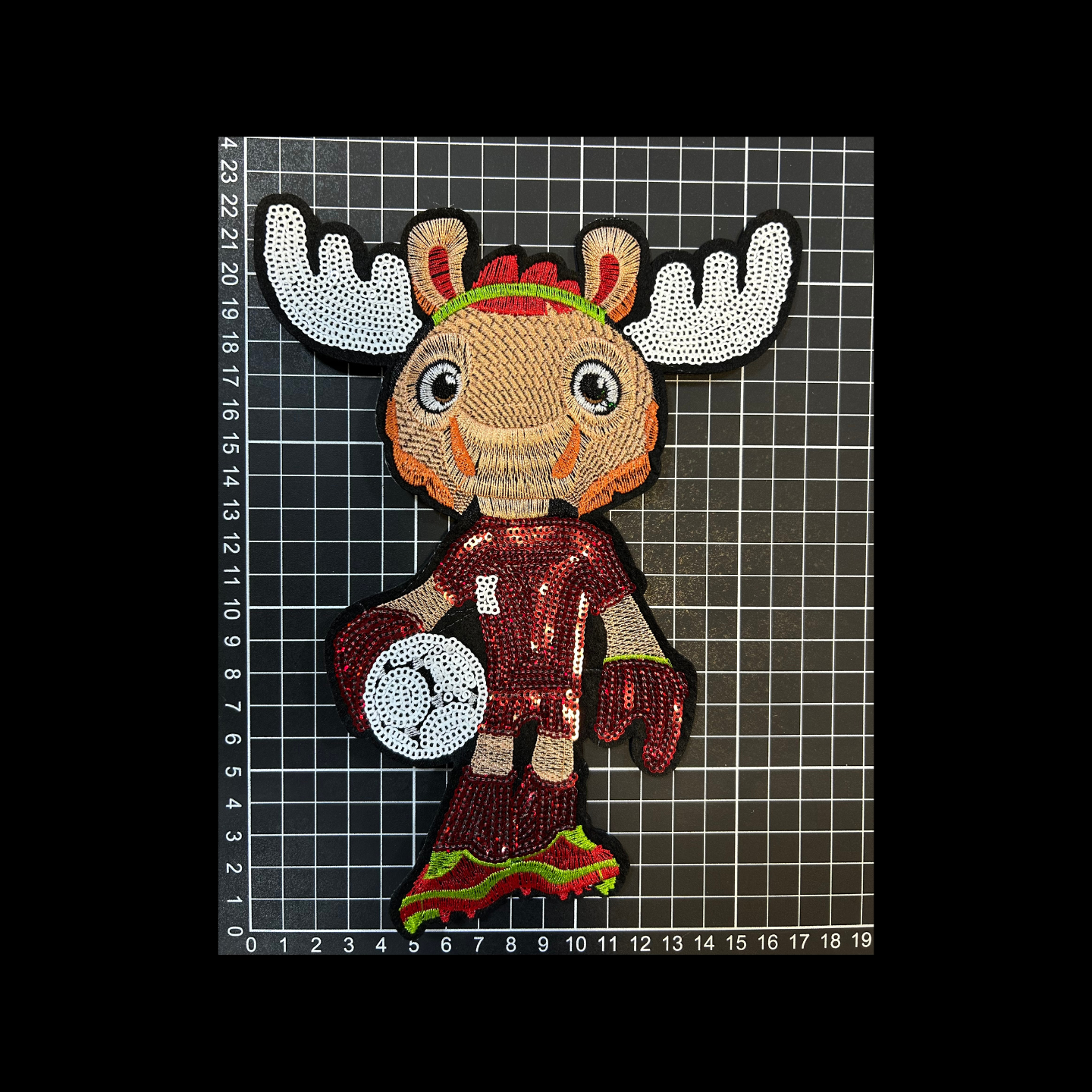 Parche Bordado Lentejuela Termoadhesivo Mascota Mundial Alce Maple 1 PZ C72 Ariel