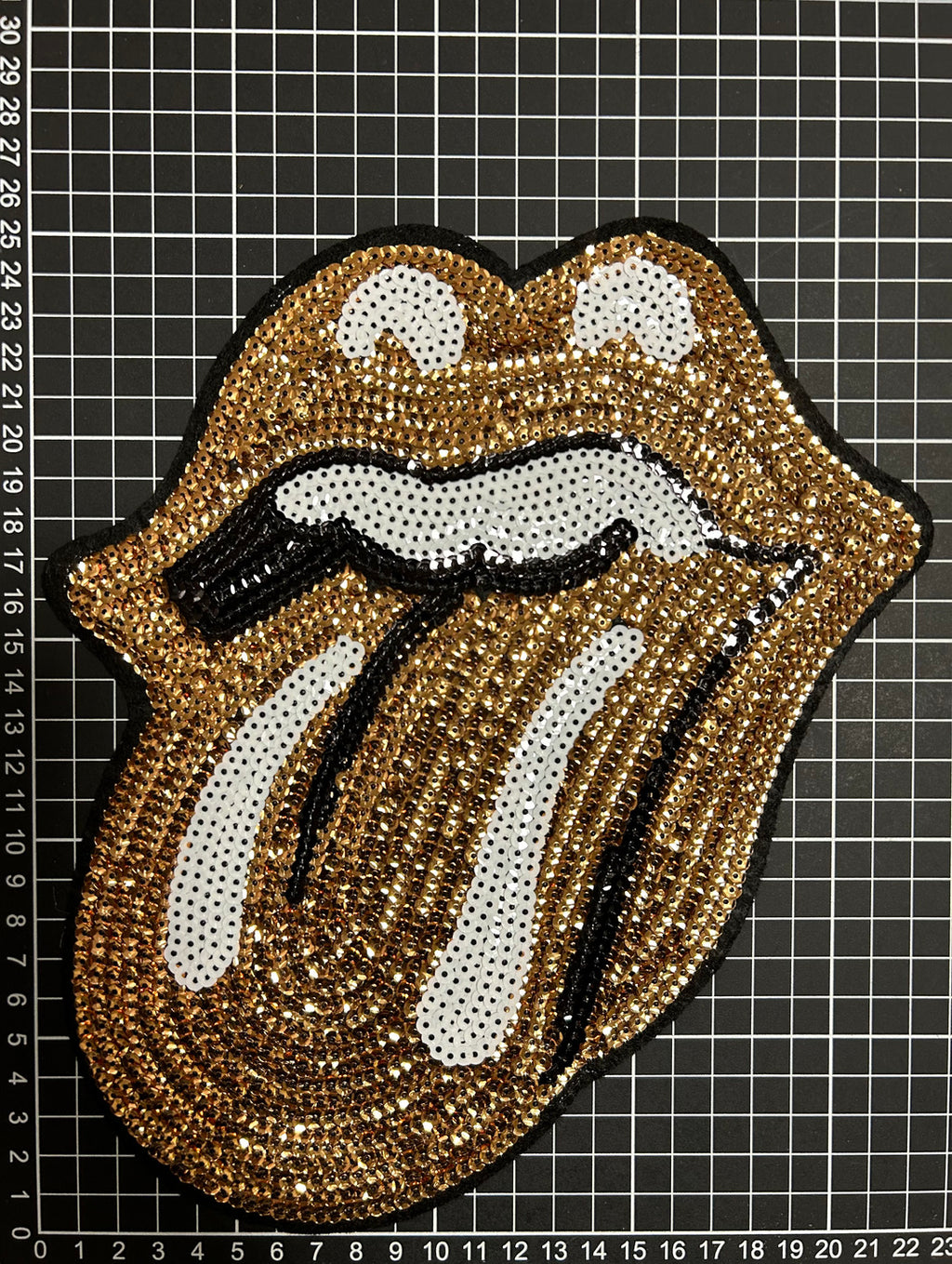 Parche de Lentejuela Termoadhesivo Lengua Rolling Stones Dorada 1 PZ Y65 - Peletería León