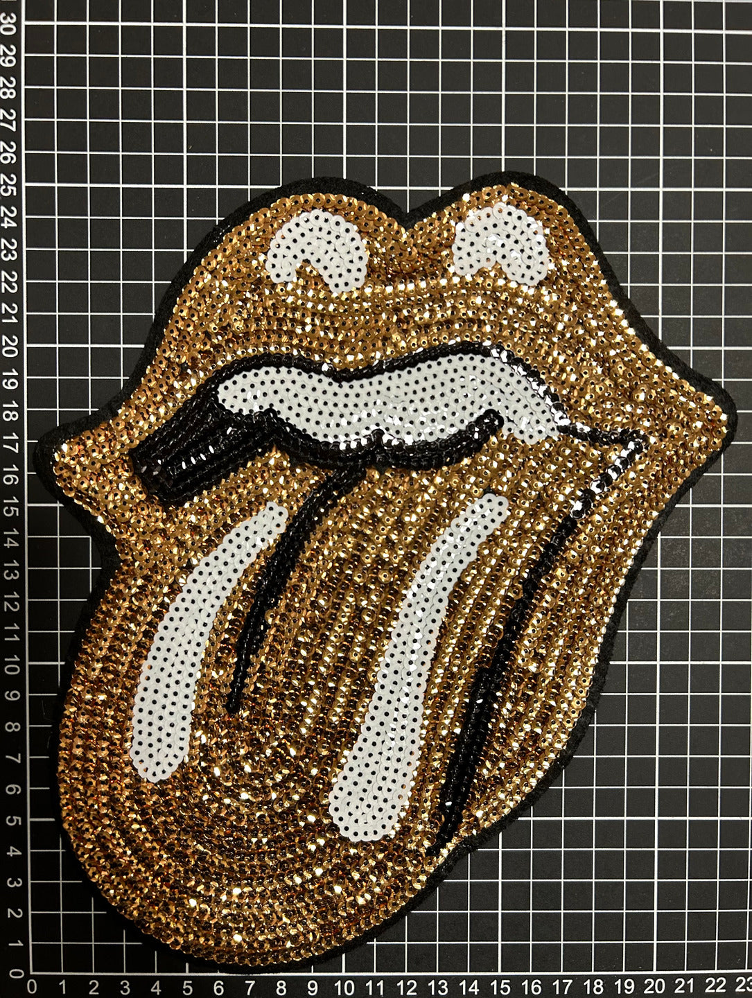 Parche de Lentejuela Termoadhesivo Lengua Rolling Stones Dorada 1 PZ Y65 - Peletería León