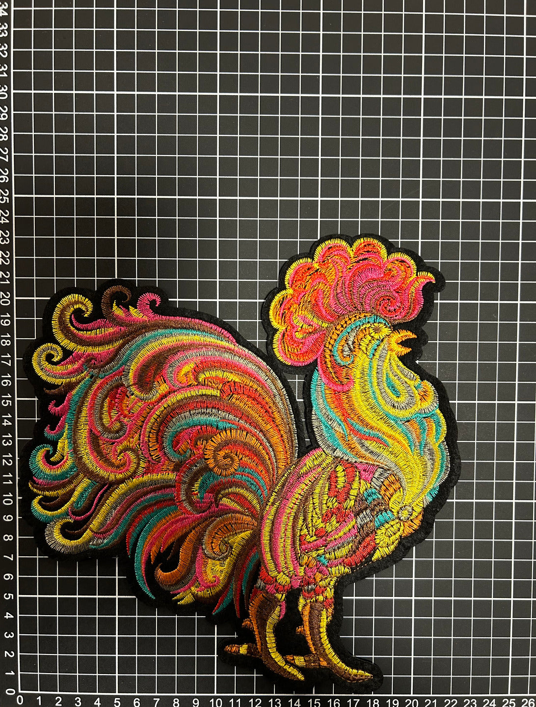 Parche Bordado Termoadhesivo para Ropa de Gallo Colorido 1 PZ Z12 - Peletería León